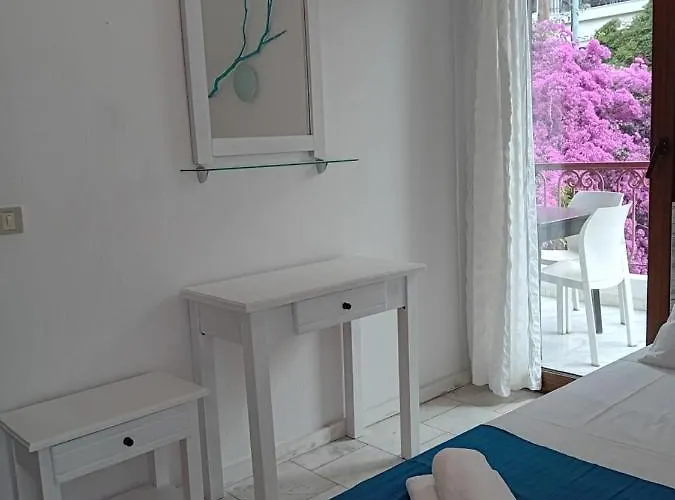 La Mira House