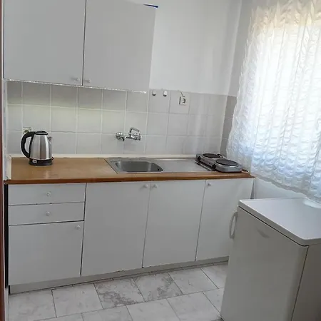 La Mira House Aparthotel