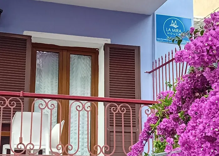 La Mira House Apartahotel 3*